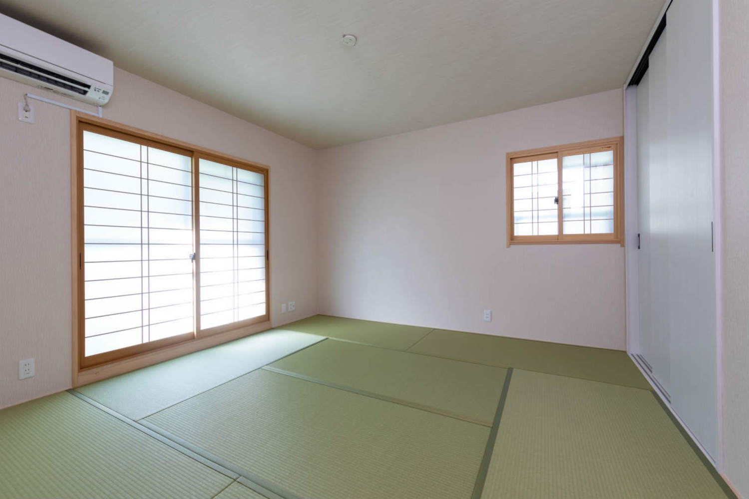 和の趣を大切にした和室。畳は、健康に配慮したダイケン畳健やかくんを採用。